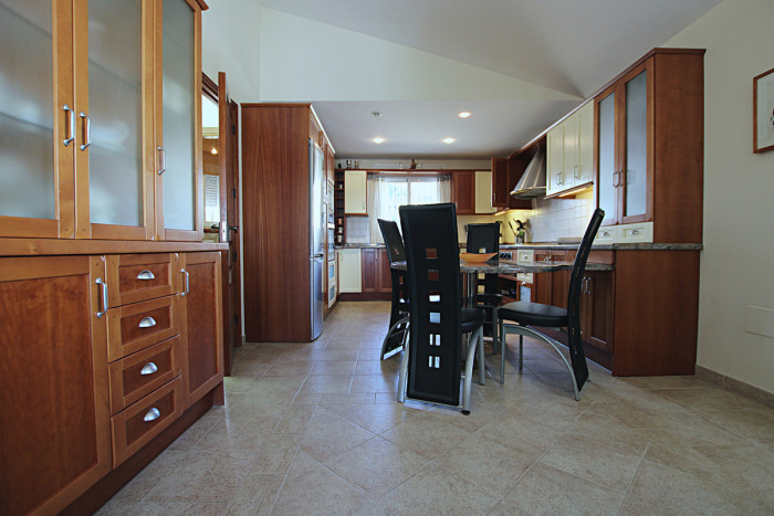 Qlistings House - Villa in El Chaparral, Costa del Sol image 5